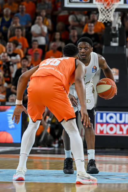 而西蒙尼的 而西蒙尼的